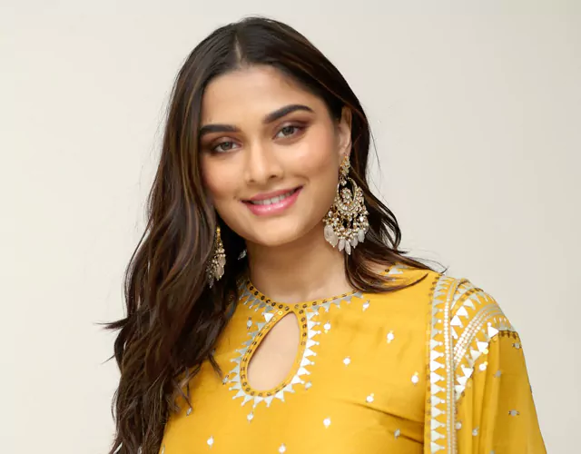 Saiee Manjrekar Images